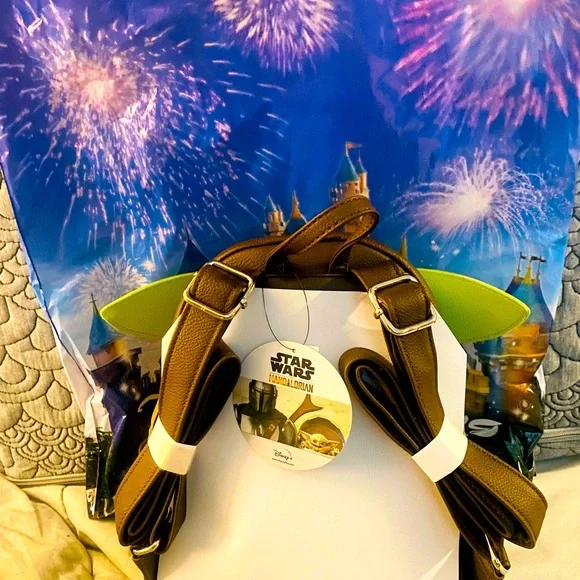 Loungefly Mandalorian baby Yoda Backpack *NWT - Picture 7 of 7